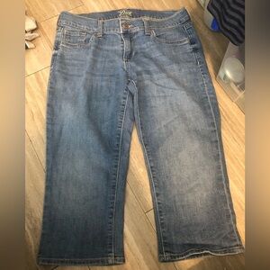 Old Navy The Diva Capri Jeans Women's Size 4 Blue 5-Pocket